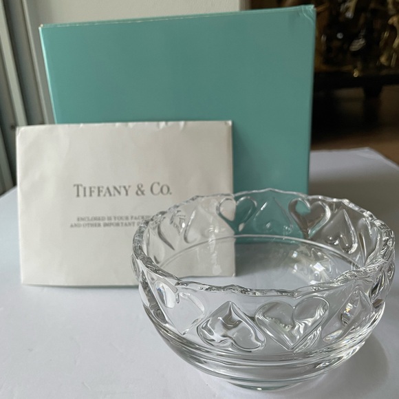 TIFFANY & CO 90s Lead Crystal Small Bowl Heart Motif Curved Edge - Picture 3 of 12